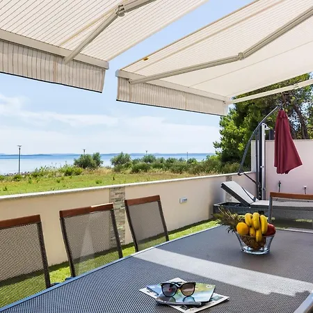 Crowonder Beachfront Blue Bay With Jacuzzi- B1 프리블라카